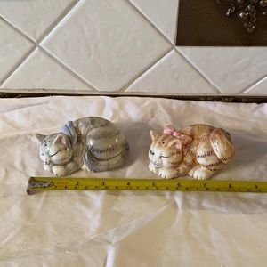 Vintage Omnibus oci  Cat salt and pepper shakers